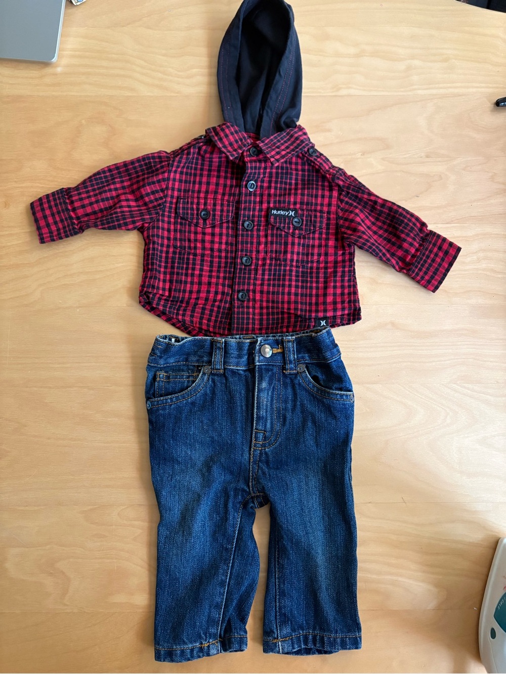 0-3 months baby Hurley Red Black Plaid Hooded Button-Up Shirt w matching jeans